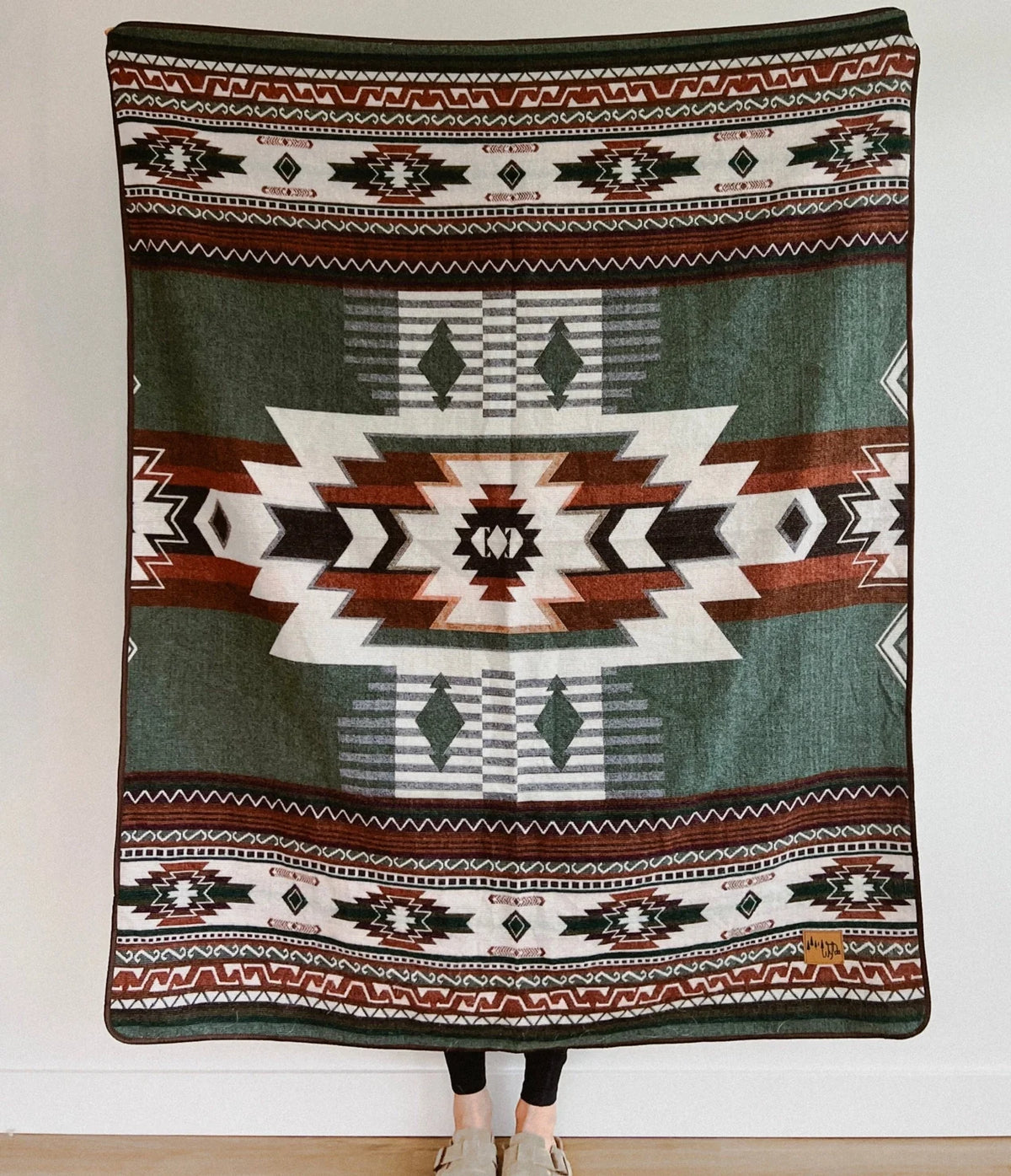 Wylde Brigade - Quilotoa Aztec Reversible Blanket Throw